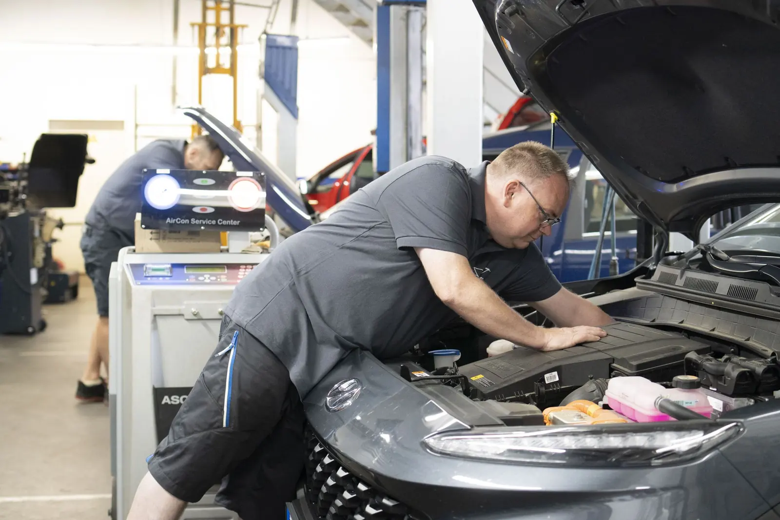 Reparaturen und Reifenservice in der freien Werkstatt der SPN Auto-Team GmbH